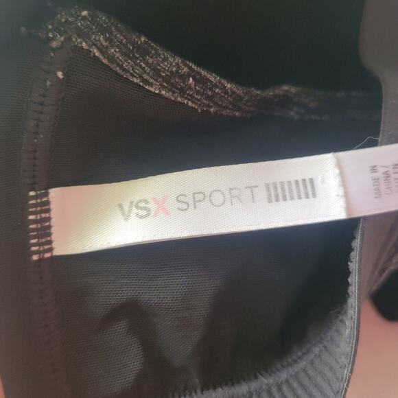 XL Victoria's Secret sports bra, heathered gray, crisscross back, padded - Picture 4 of 4
